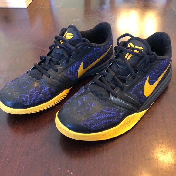 kobe bryant kids basketball shoes